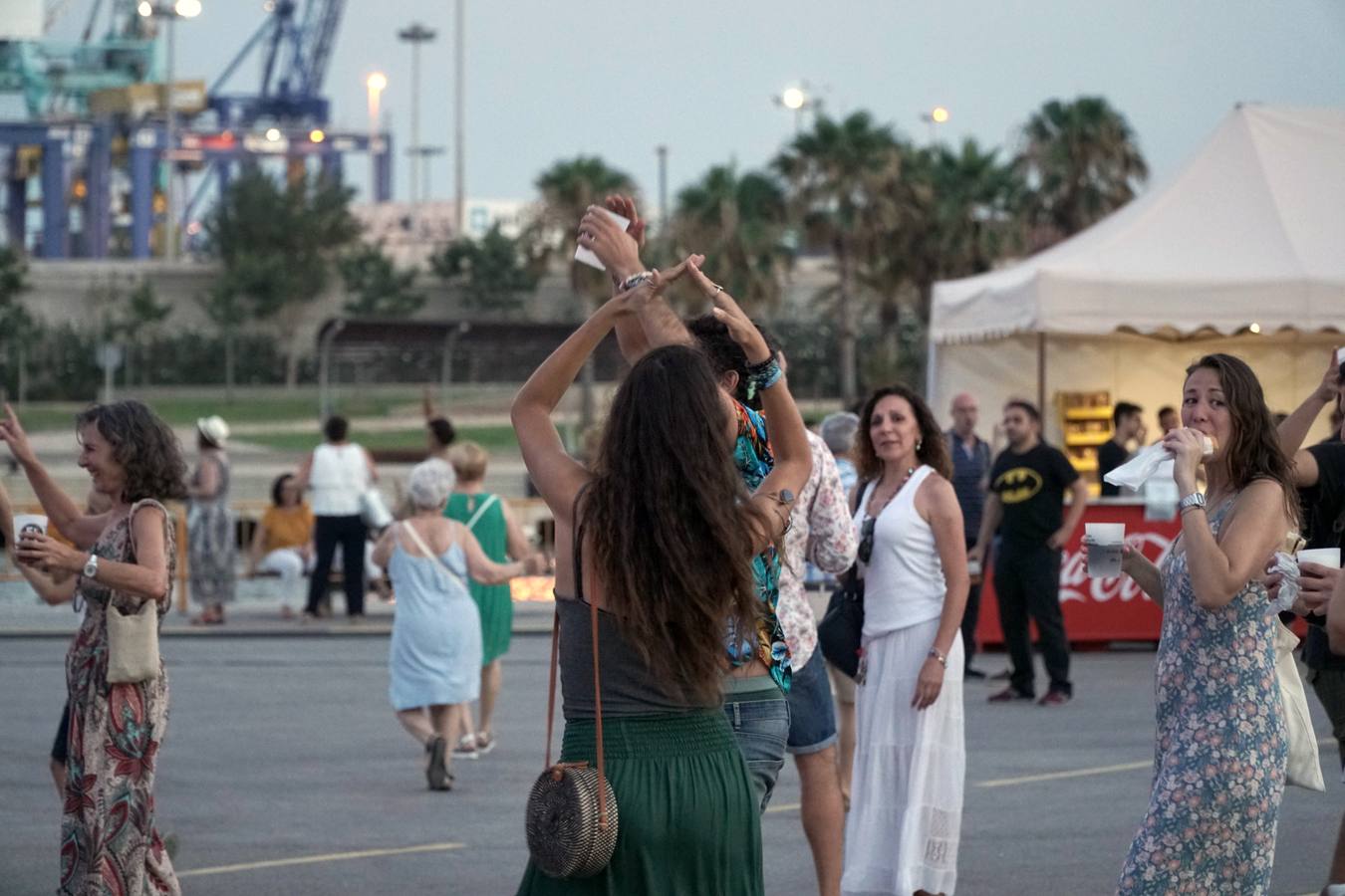 Fotos Los Valencianos Se Vuleca Con La Nit A La Mar Las Provincias